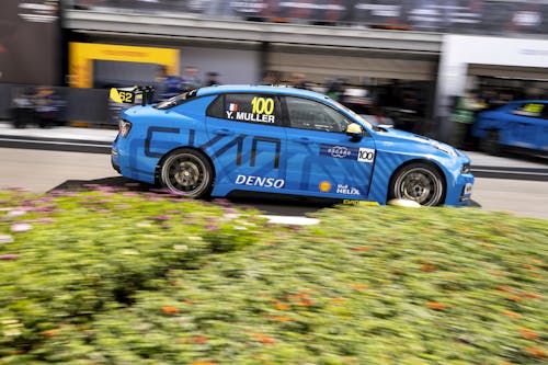 ​Flash report: Front row in Lynk & Co Cyan Racing's first WTCR qualifying